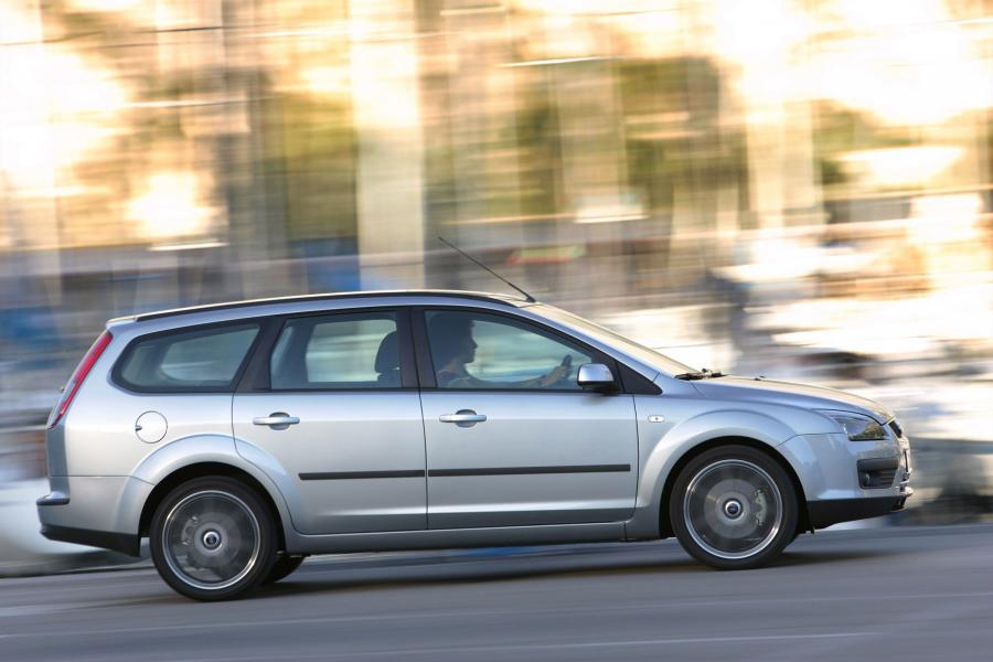  Ford Focus Wagon 2005 года  (фото 25 из 40)
